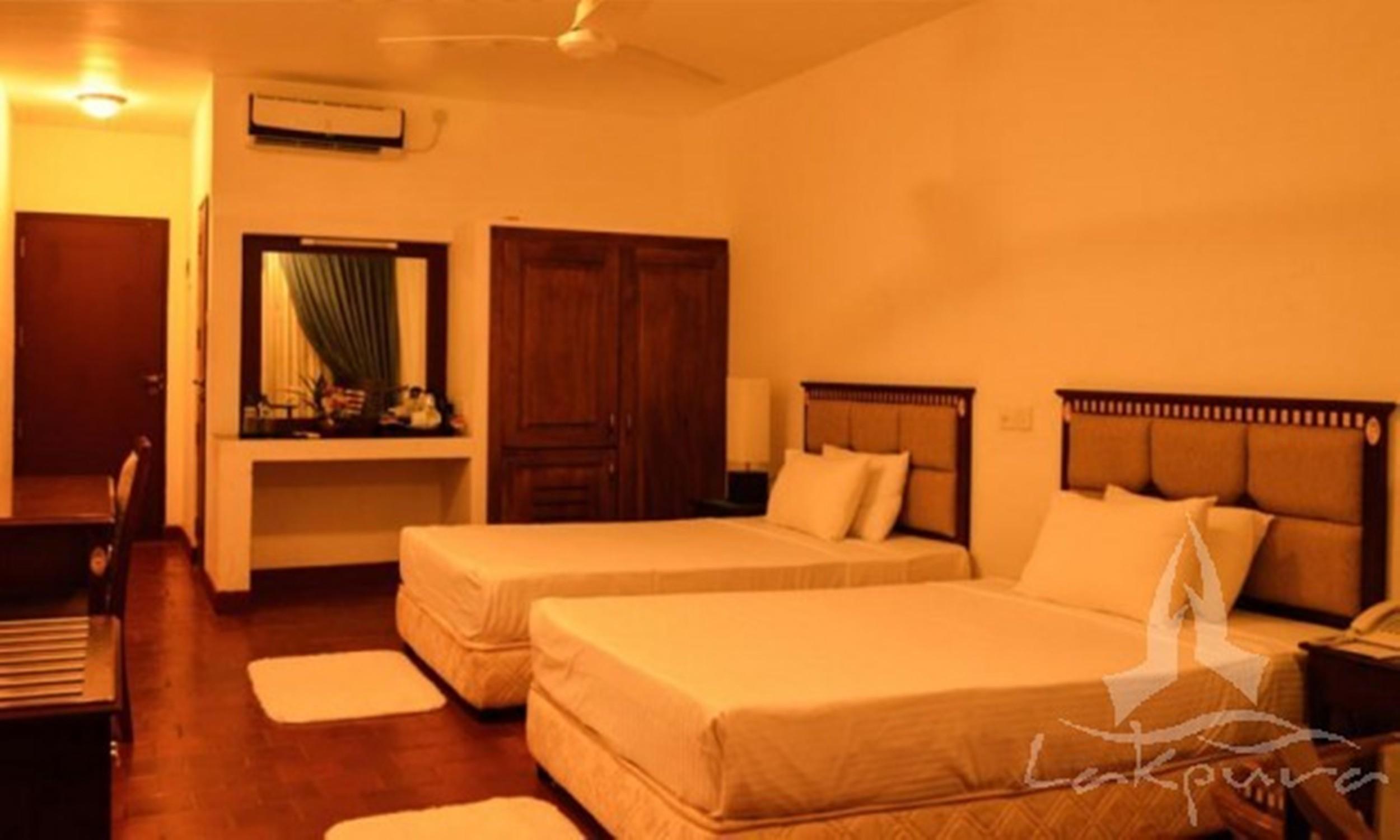 Catamaran Beach Hotel Negombo Exterior foto
